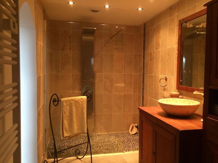 Appartement Sur La Colline Avec Acces Piscine Volx Exteriör bild